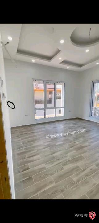 فيلا مساحة 1300م على أرض 1200م للبيع في عمان - الجبيهة 