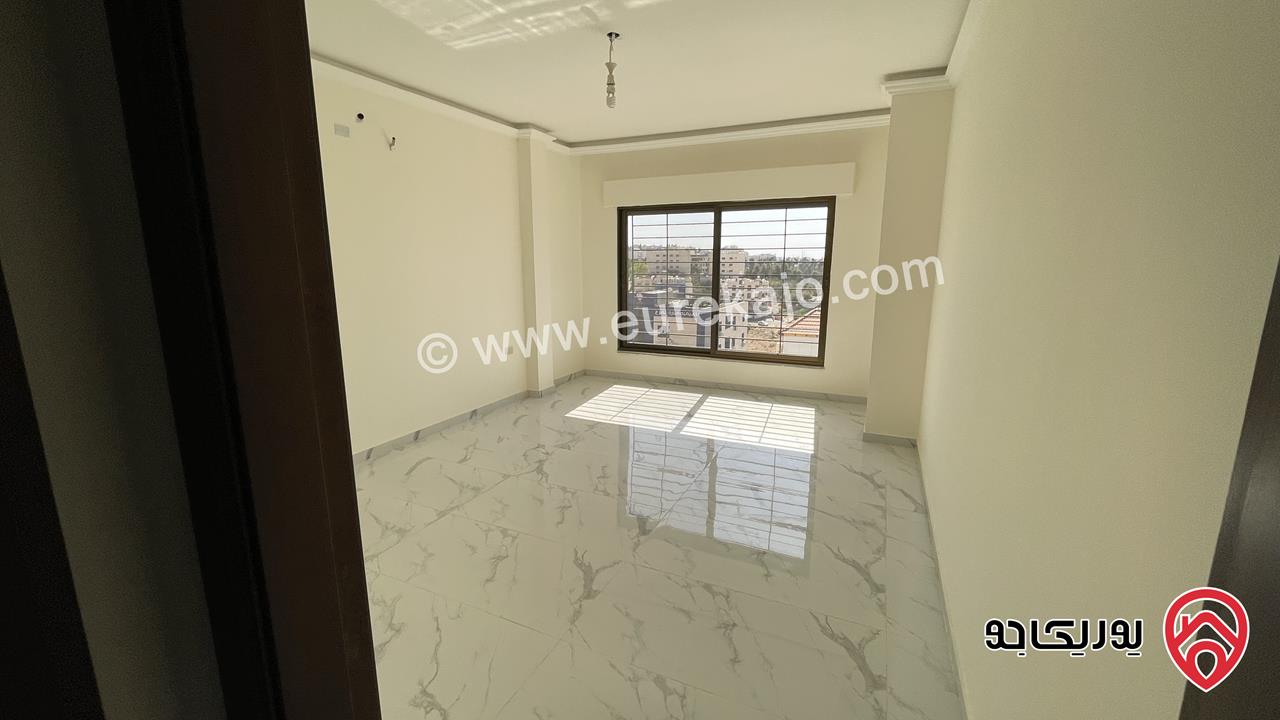 شقة بناء جديد لم تسكن بعد مساحة 178م طابق ثالث للبيع في عمان - مرج الحمام