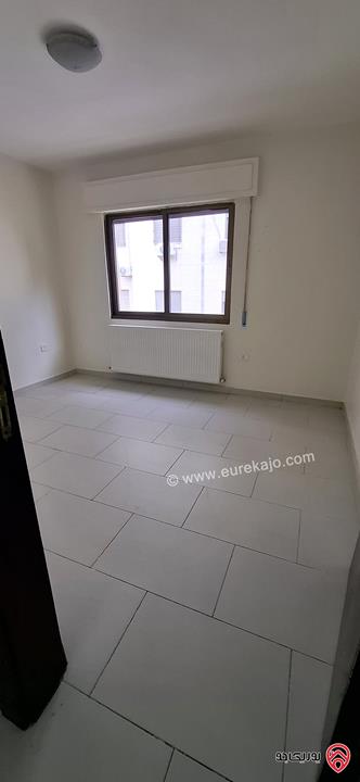 شقة طابق ثالث مساحة 130م للبيع بموقع مميز جداً في عمان - طبربور