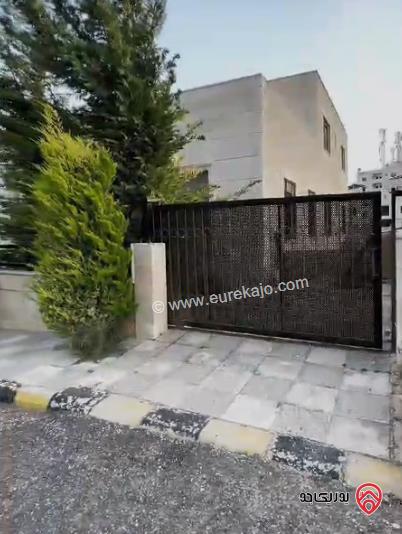 منزل مستقل مساحة الأرض 570م والبناء 900م للبيع في عمان - ضاحية الرشيد قرب الكلية العلمية الاسلامية