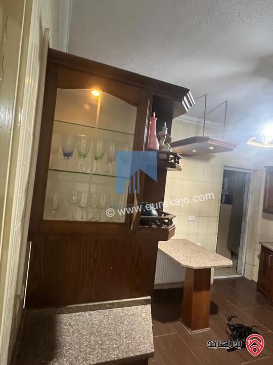 شقة فاخرة طابق اول 165م تشطيب سوبر ديلوكس للبيع في عمان - تلاع العلي