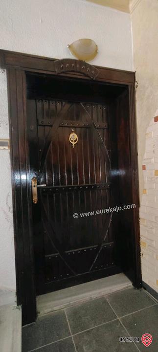 شقة طابق ثالث مساحة 200م للبيع في عمان - طبربور