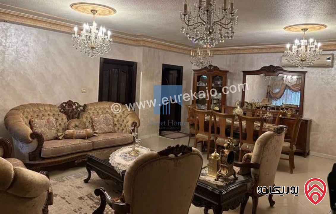 شقة مساحة 180م مع حديقة وترسات 120م للبيع في عمان - خلدا