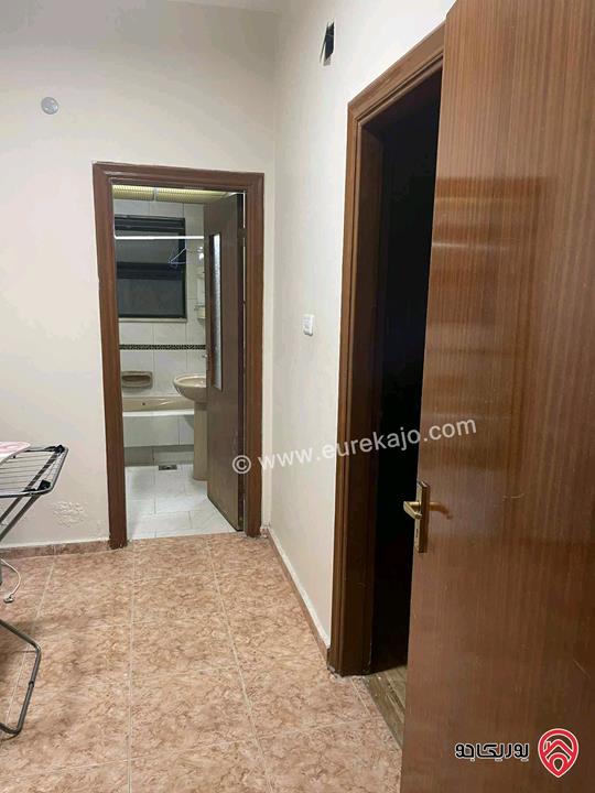 شقة مفروشة طابق أول مساحة 150م للايجار في عمان - وادي صقرة الدوار الخامس خلف المستشفى الاستشاري من المالك مباشرة 