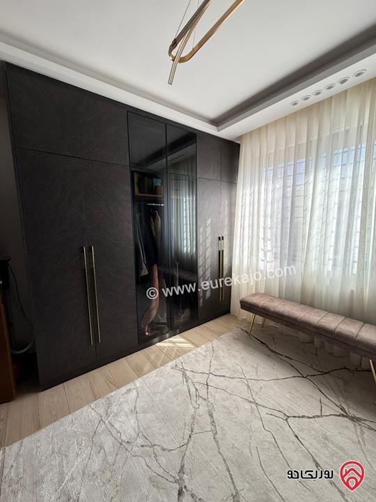 شقة شبه ارضية مساحة 210م داخلي و 180م خارجي لم تسكن للايجار مفروشة في عمان - خلدا