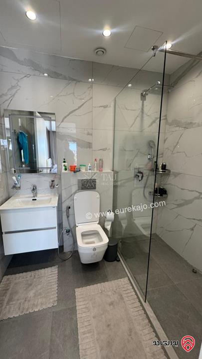 شقة فاخرة طابق أول مساحة 440م للبيع في عمان - رجم عميش