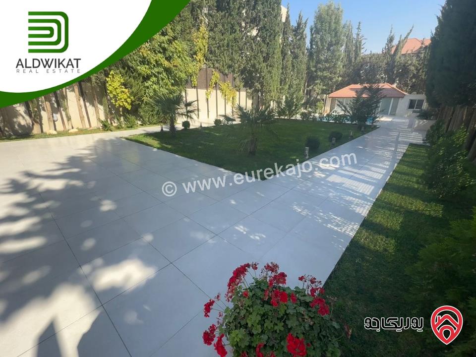 فيلا مستقلة للبيع في عمان - ام السماق مساحة الارض 1250م ومساحة البناء 670م ومساحة الحديقة 750م ومساحة الترس 200م