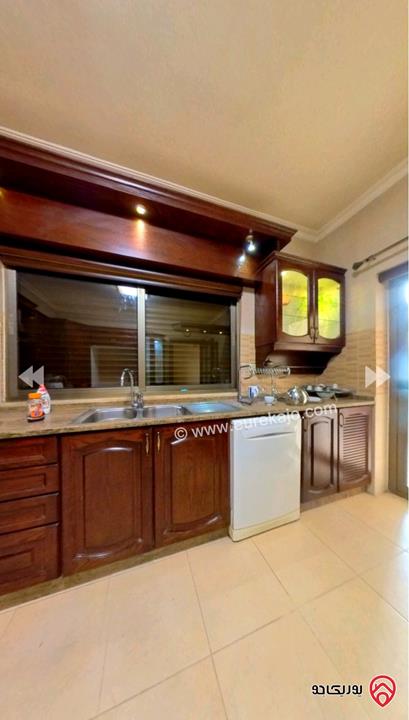 شقة طابق أول مساحة 194م للبيع في عمان - ام أذينة قرب شارع مكة 