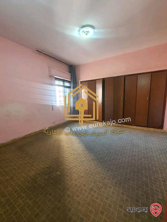 شقة فارغة طابق اول مساحة 250م للايجار في عمان - شفا بدران 