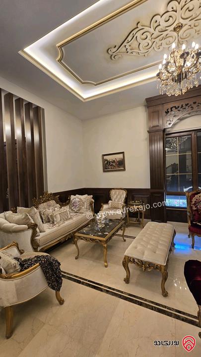 فيلا حديثة فخمة مساحة 690م على أرض 750م للبيع في عمان - البنيات طريق المطار 