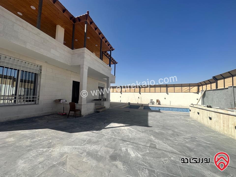 مزرعة مساحة 3400م للبيع في الزرقاء - الكمشه  شارع الاردن قريبة من مطعم قصر الجبل