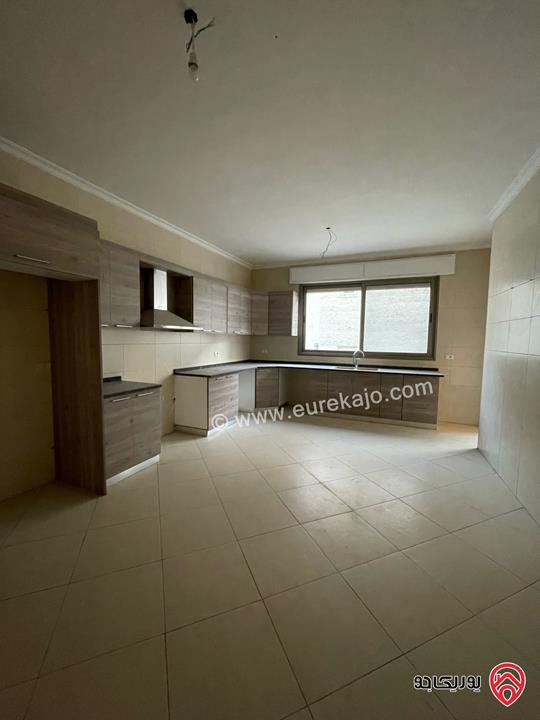 شقة سوبر ديلوكس مساحة 240م طابق ثاني للإيجار في عمان - الكرسي