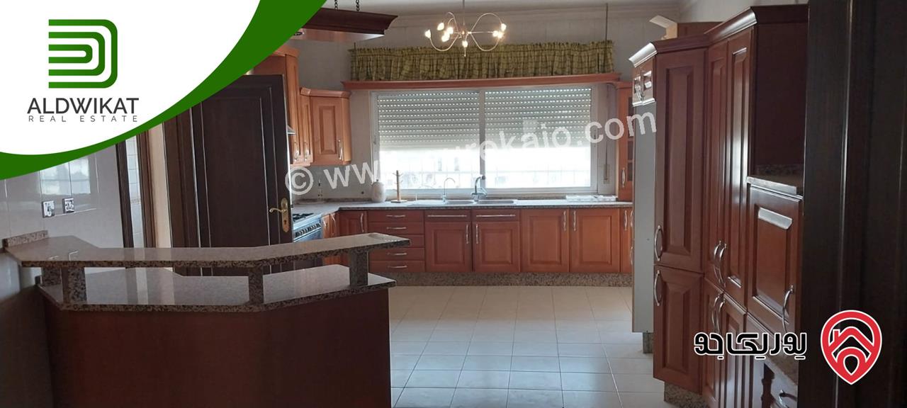 شقة طابقية للبيع في عمان - تلاع العلي طابق ثاني مساحة البناء 350م موقع اطلالة