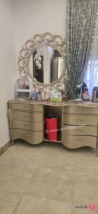 فيلا متلاصقة مساحة 750م على أرض 525م للبيع في عمان - الرابية