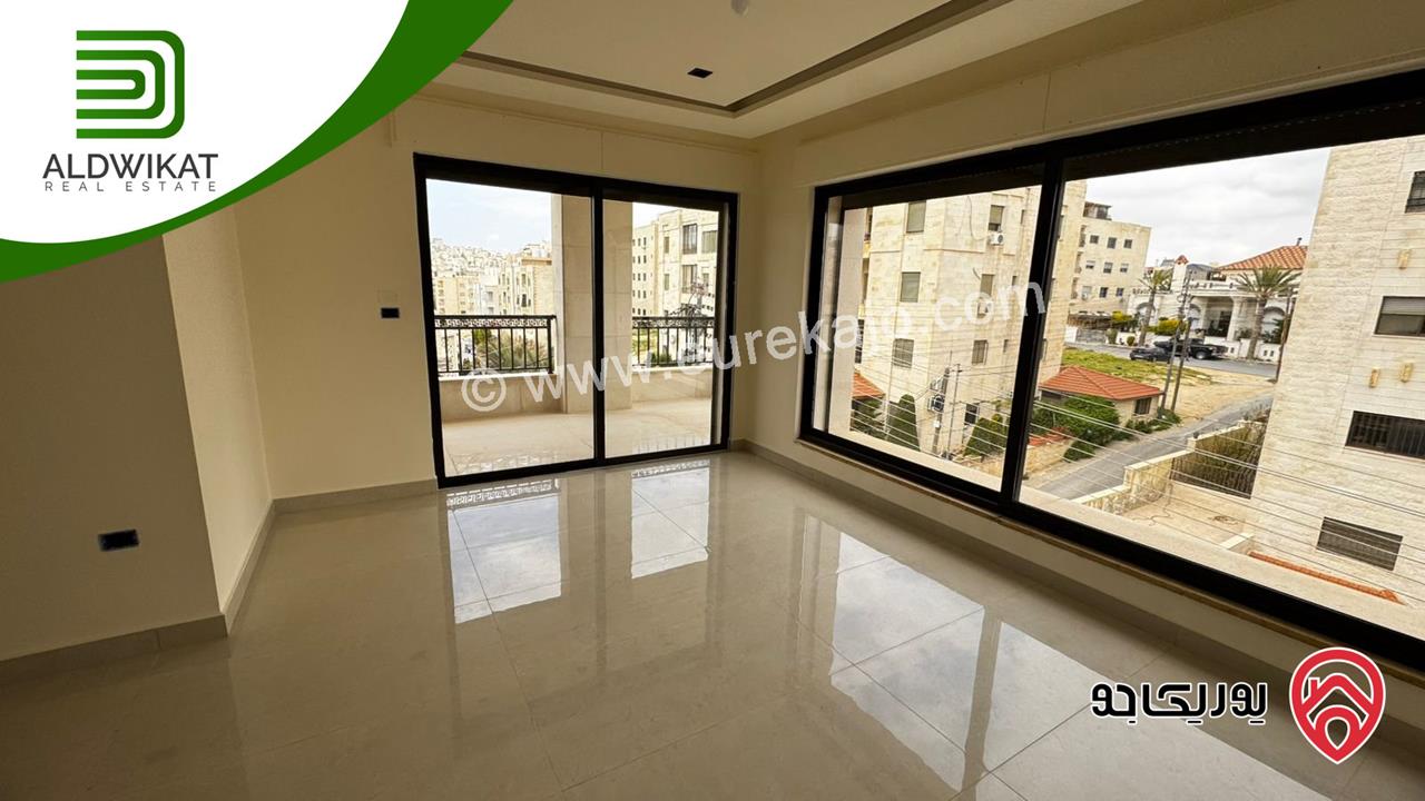 شقة للبيع في عمان - الجبيهة طابق اول مساحة البناء 175م والترس 10م موقع مميز واطلالة