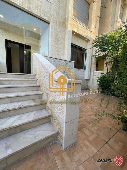شقة فارغة طابق ارضي مساحة 200م داخلي وخارجي 250م للايجار في عمان - حي الصحابة 