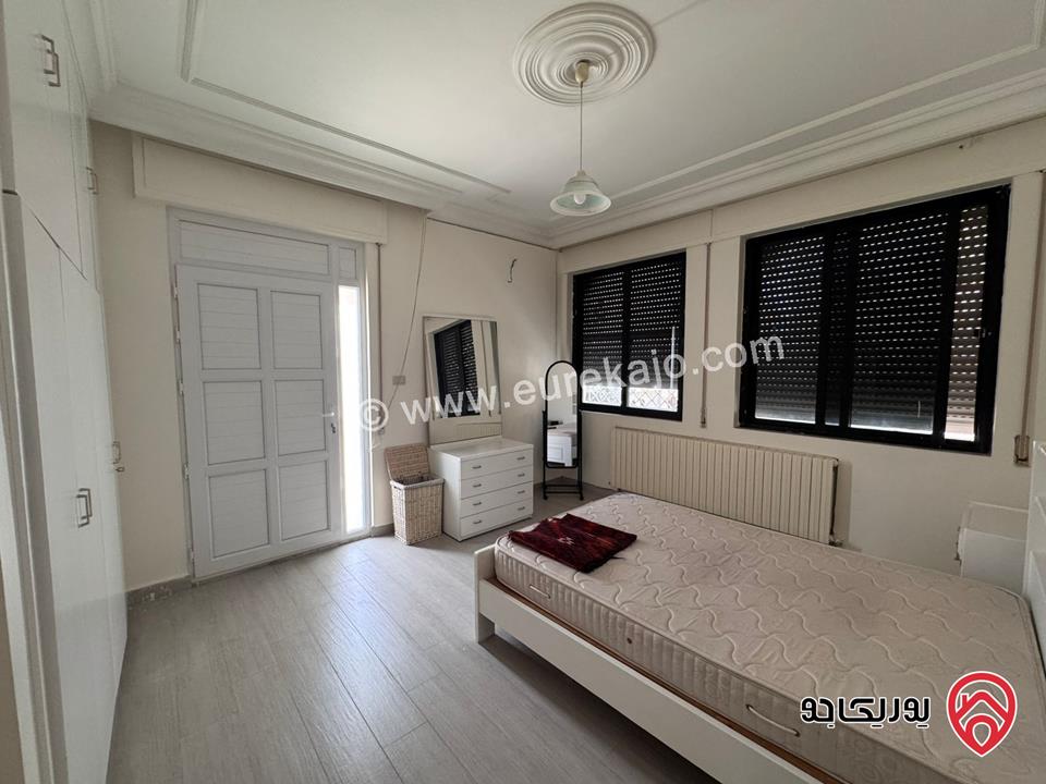 فيلا مستقلة للايجار في عمان - ام السماق مساحة الارض 500م البناء 450و الحديقة 200م والترس 200م