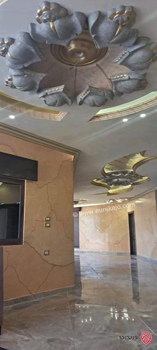 فيلا مساحة 450م على أرض 1066م للبيع في اربد - الرمثا 