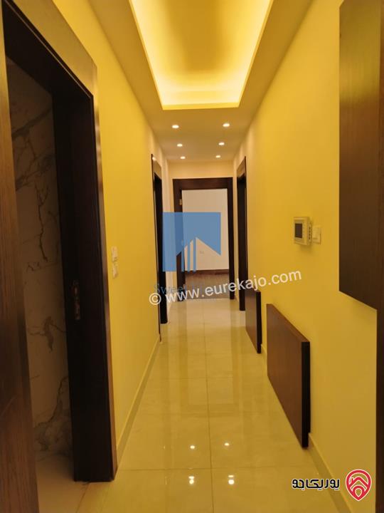 شقة فاخرة شبه أرضية مساحة 110م مع ترسات 60م للبيع في عمان - خلدا