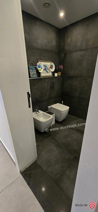 شقة تربلكس مساحة 469م داخلي و 150م خارجي للبيع في عمان - عبدون