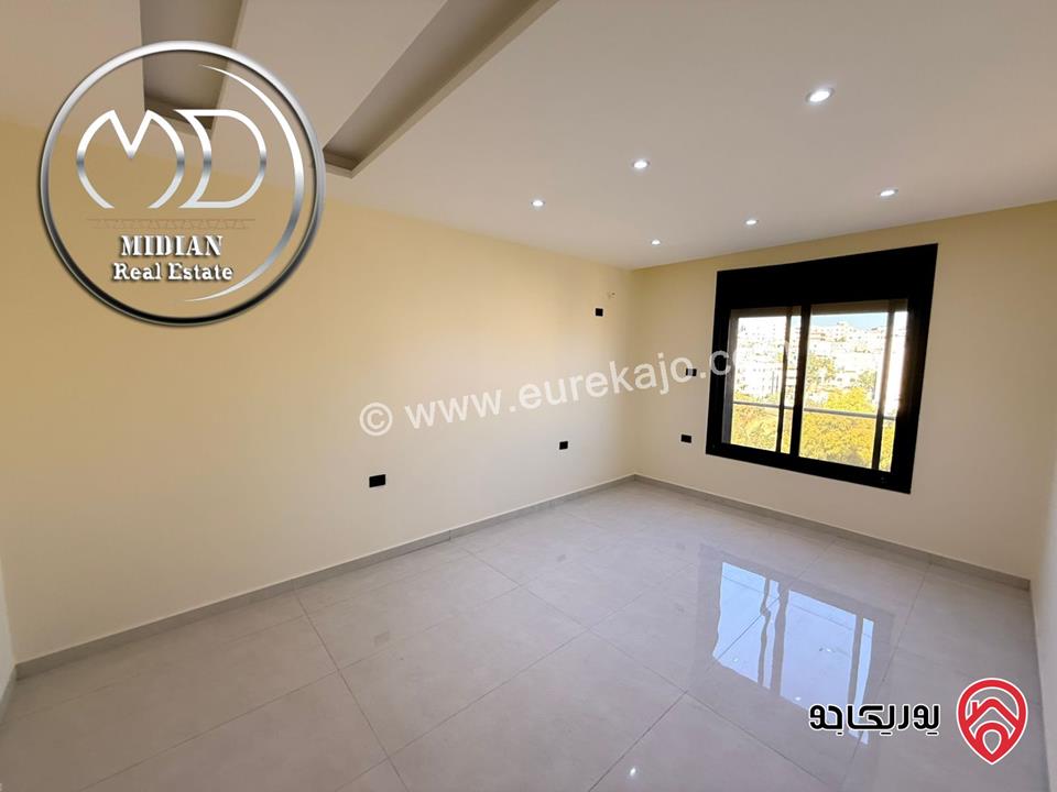 شقق فاخرة للبيع في عمان - ضاحية الرشيد مساحات 220م تشطيبات وديكورات عصرية اطلالة رائعة جديدة لم تسكن بأسعار مميزة