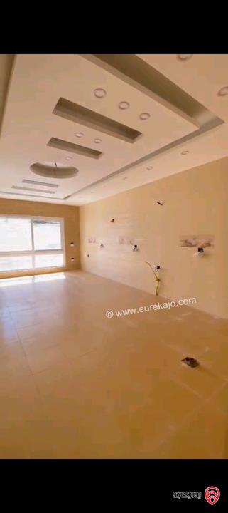 فيلا مساحة 1300م على أرض 1200م للبيع في عمان - الجبيهة 