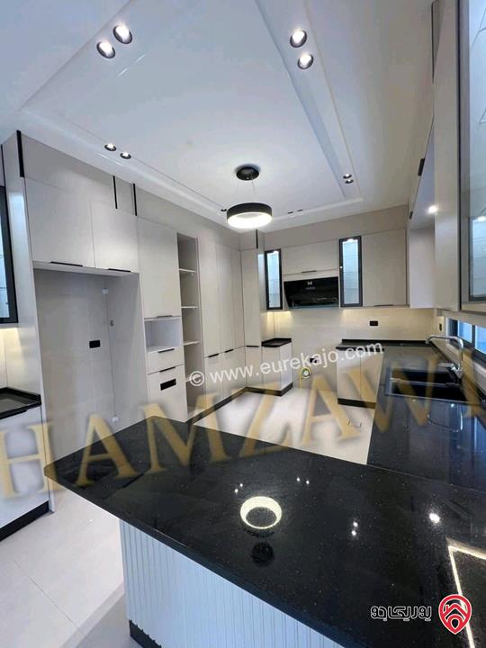 شقة أرضية مساحة 170م داخلي و 160م خارجي للايجار في عمان - حي الصحابة طريق المطار 