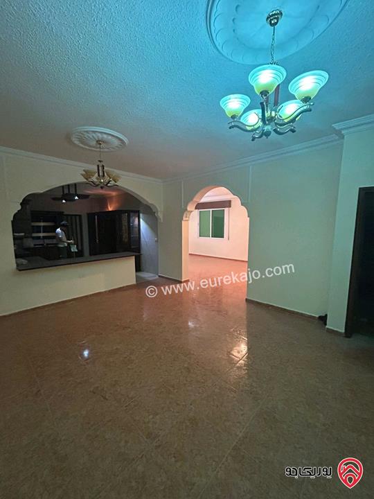 شقة أرضية مساحة 160م داخلي و 85م خارجي للبيع اقساط في الزرقاء الجديدة