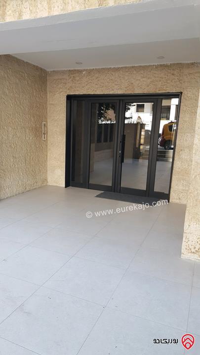 روف طابقي مساحة 290م داخلي و 70م خارجي تراس للبيع في عمان - الدوار الخامس