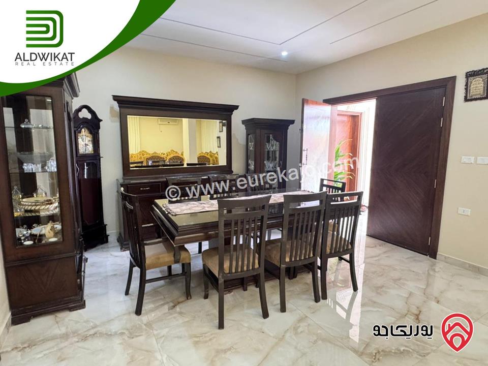 فيلا مستقلة للبيع في ناعور / شارع السلام مساحة الارض 900م ومساحة البناء 1000م ومساحة الحديقة 300م ومساحة الترس 100م