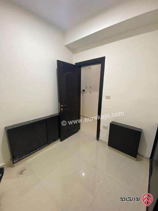 شقة تسوية طابقية مساحة 270م داخلي و 50م خارجي للإيجار في عمان - دير غبار