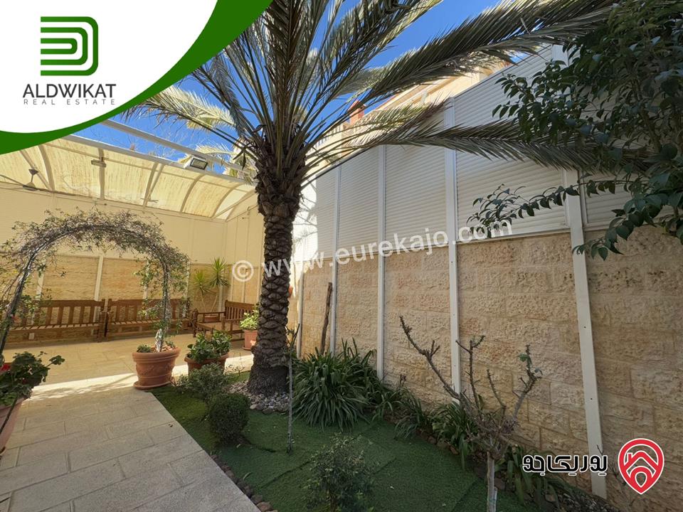 فيلا مساحة الارض 760م ومساحة البناء 800م ومساحة الحديقة 400م للبيع في عمان - الجبيهة/ خلف الجامعة الاردنية