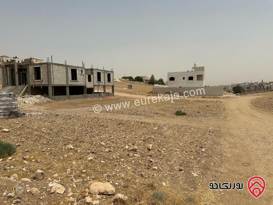 ارض مساحة 569م للبيع في عمان - الخشافية تلعة هليل الغربي بجانب فلل