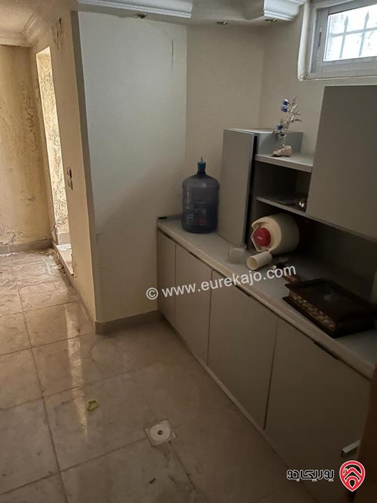 شقه دوبلكس طابق أرضي وتسويه مساحة 300 م2 مع حديقة للايجار في ضاحية الياسمين، 