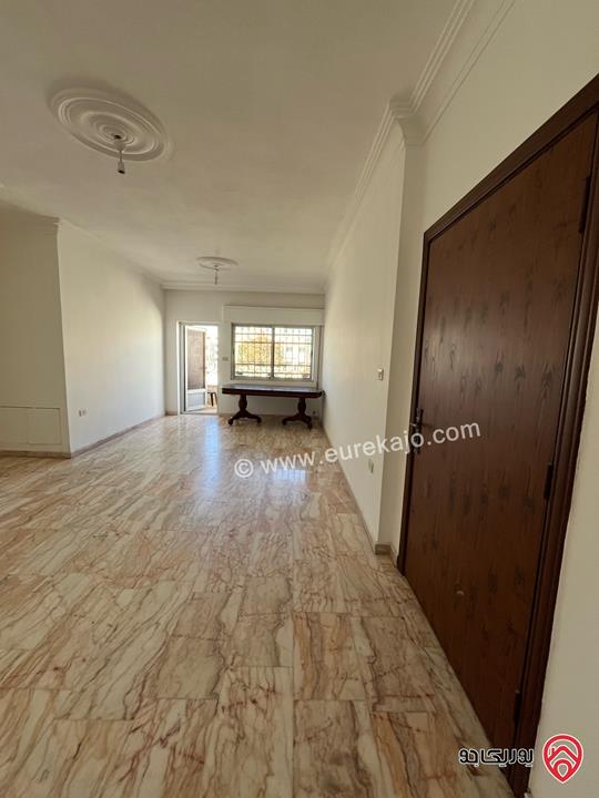 شقة مساحة 120م طابق ثاني للايجار في عمان - البيادر بإتجاه الدوار الثامن بجانب بنك صفوة  