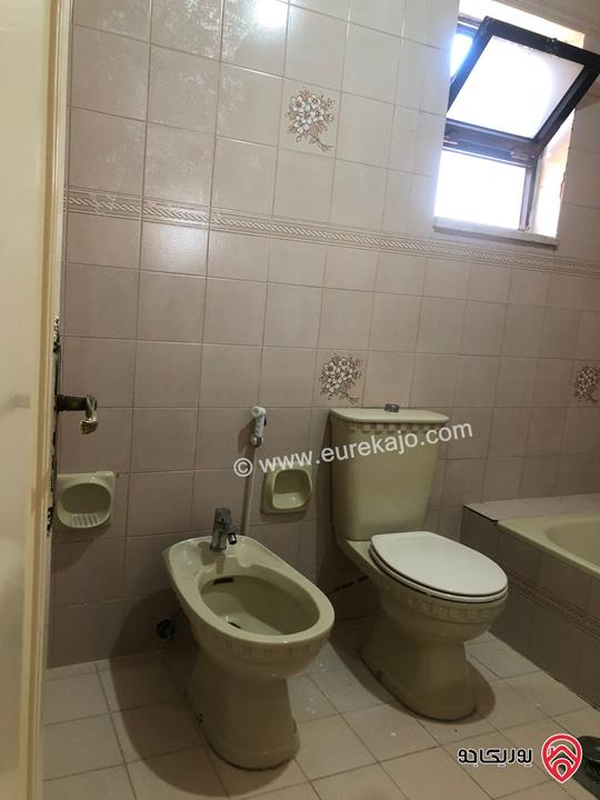 شقة فارغة طابق ثاني مساحة 200م للايجار في عمان - الدوار الخامس 