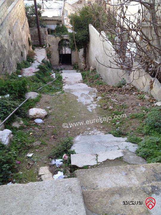 بيت قديم على أرض 707م للبيع في جبل عمان طلوع الحايك