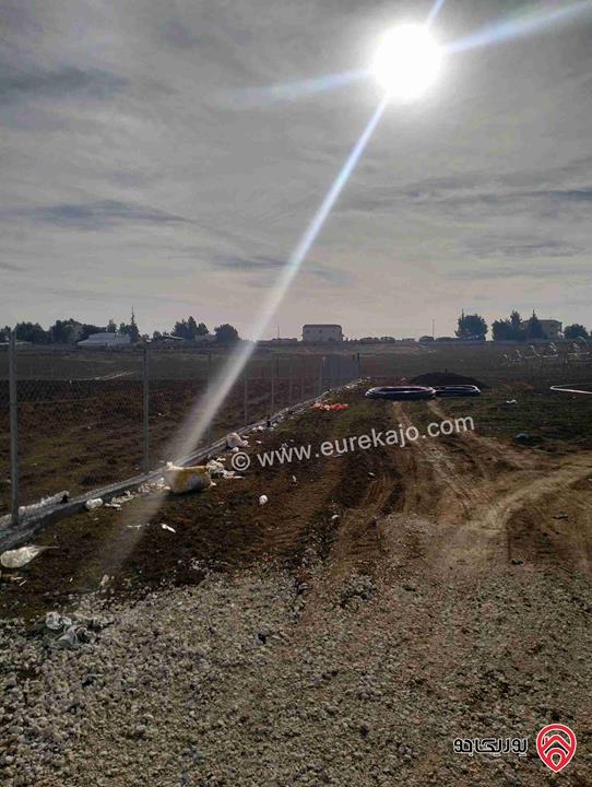 قطعة ارض مساحة 3 دونم و 400م للبيع في عمان - الذهبيه الغربية 