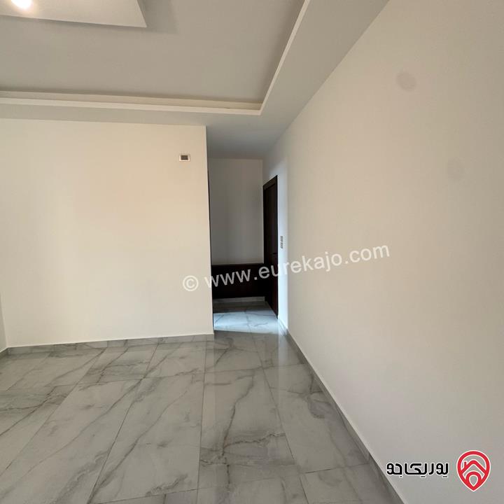 شقة فاخرة جدا بتشطيب عصري مساحة 115م للايجار من المالك مباشرة في عمان - البنيات خلف جامعة البتراء 