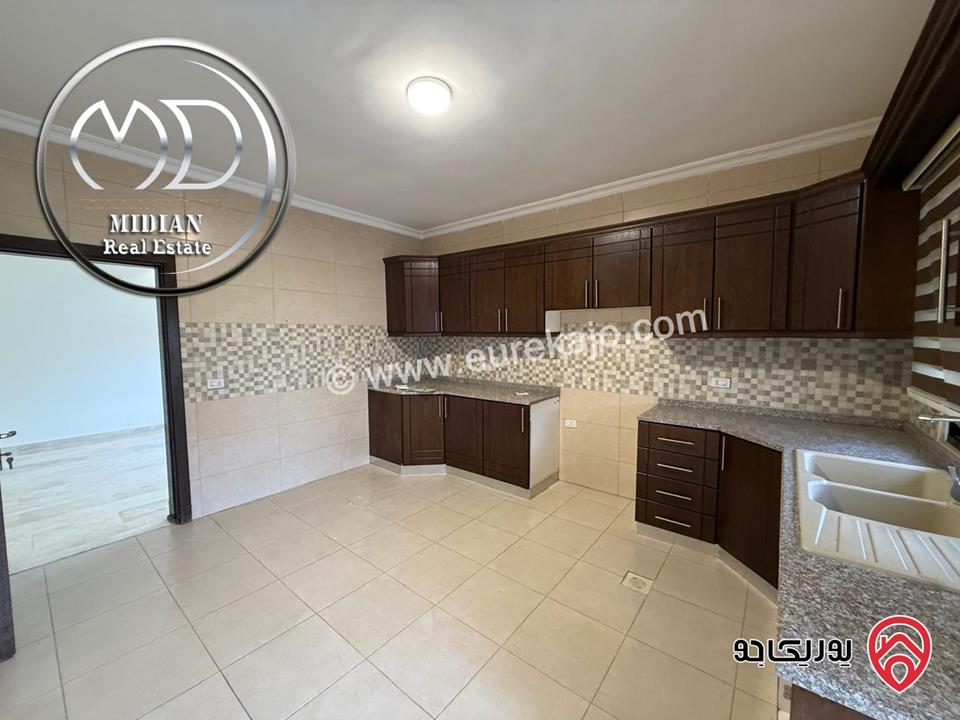 شقق فارغة للايجار في عمان - الكرسي مساحة 210م تشطيبات و ديكورات سوبر ديلوكس اطلالة جميلة بسعر مميز