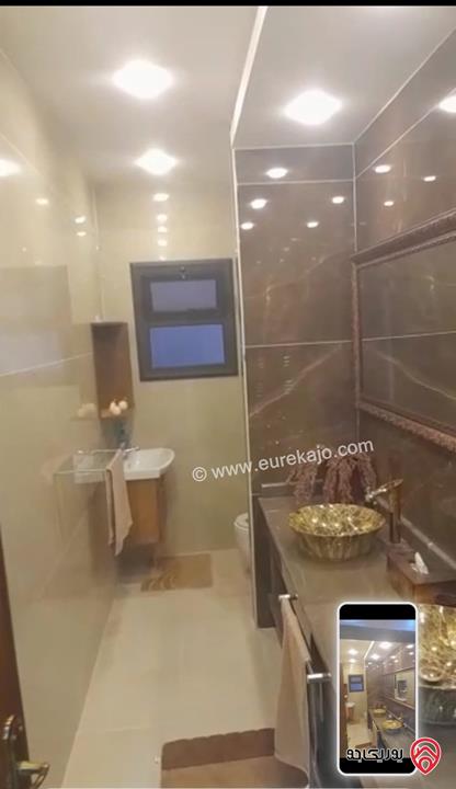 فيلا دوبلكس مساحة البناء 770م مساحة الارض 460م للبيع في عمان - البنيات