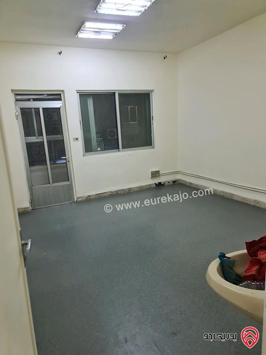 شقة تجارية مساحة 120م للايجار في عمان - جبل النصر تصلح لعيادة أو مكاتب