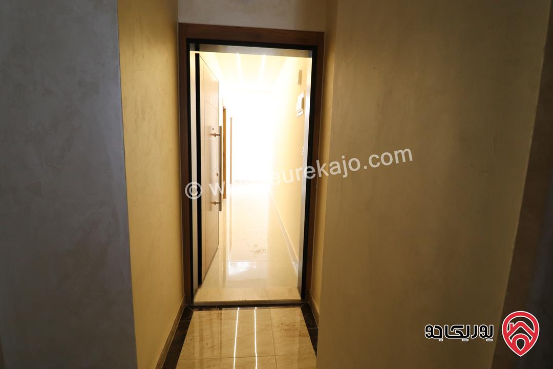 شقة جديدة مساحة 135م طابق ثالث للبيع في عمان - خلدا