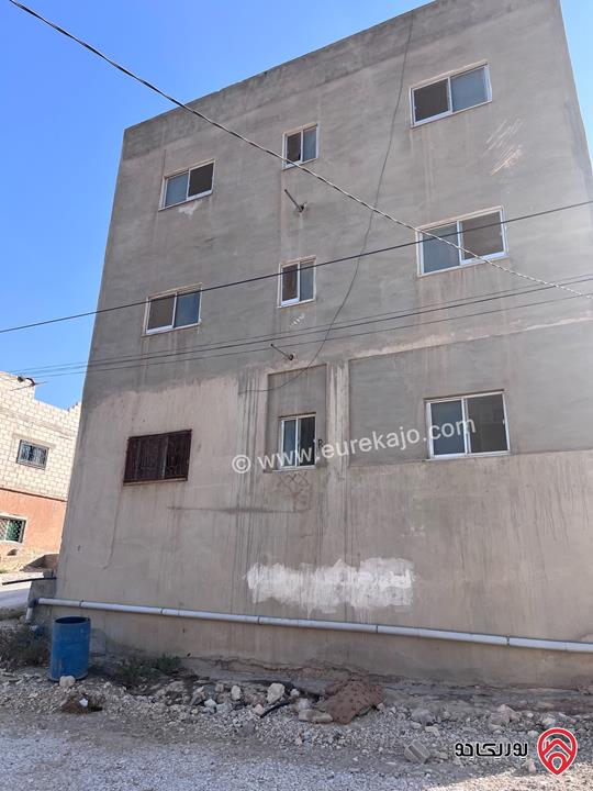 منزل مستقل 3 طوابق على أرض 700م للبيع في المفرق