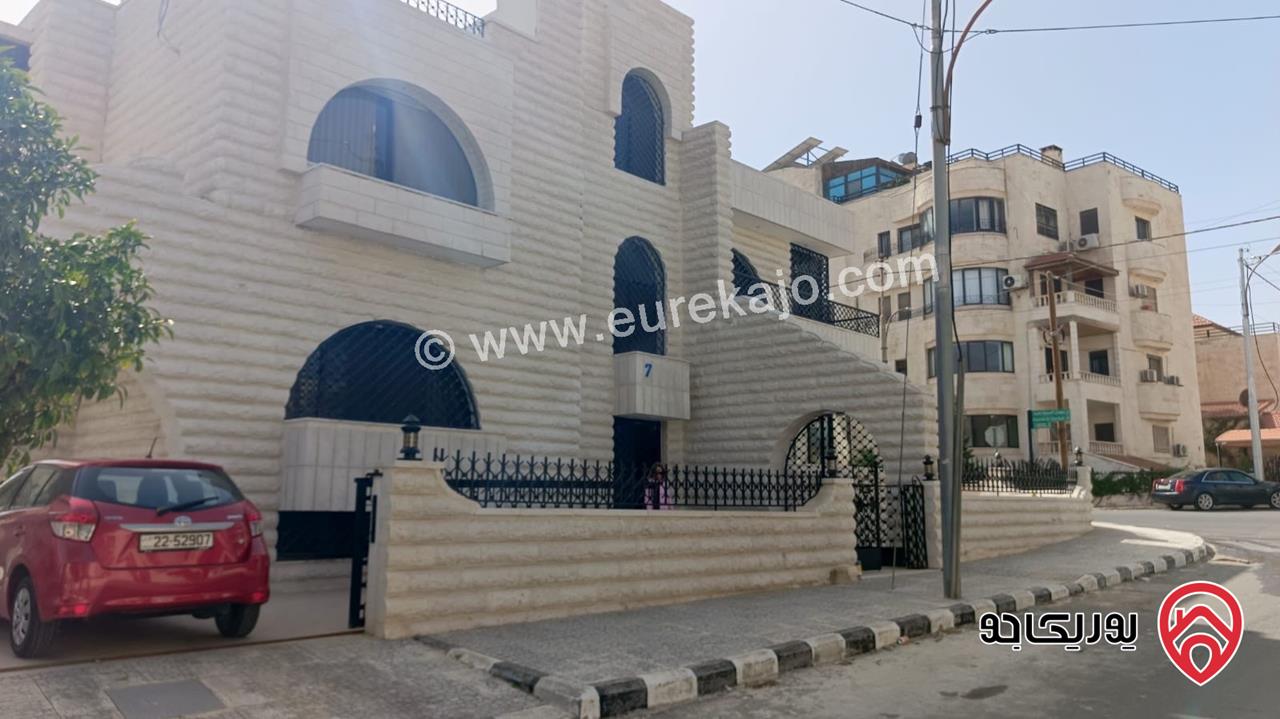 طابق ارضي من فيلا مساحة 300م على ارض 700م للايجار في عمان - دير غبار