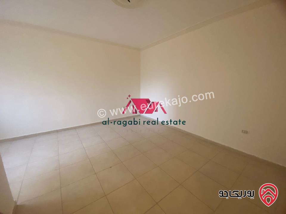 شقة فارغة شبه ارضية مساحة 165م للايجار في عمان - الرابية