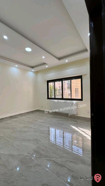 شقة طابق أرضي معلق مساحة 110م للبيع في عمان - الجاردنز