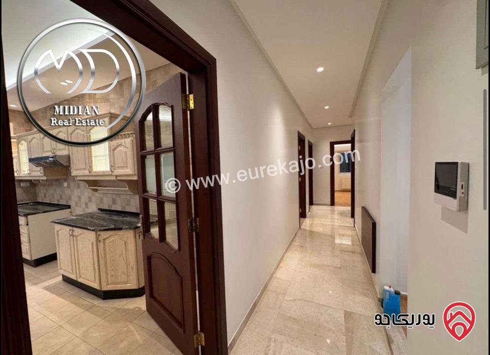 شقة أرضية فاخرة للايجار في عمان - دير غبار مساحة 300م مع تراسات و حدائق 350م تصلح للأجانب والهيئات الدوبلوماسية 