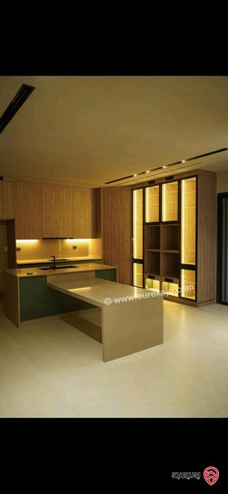 فيلا فاخرة مساحة 700م على أرض 720م للبيع في عمان - دابوق