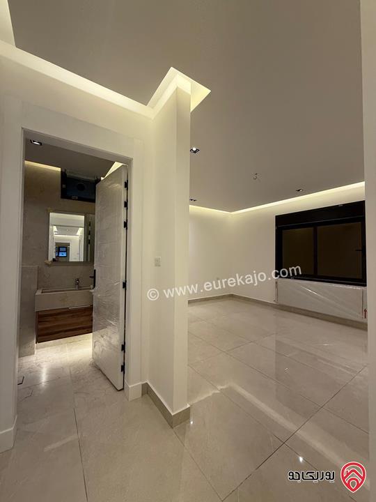 شقة طابق ارضي مساحة 227م مع ترس 60م سوبر ديلوكس للبيع في عمان - تلاع العلي